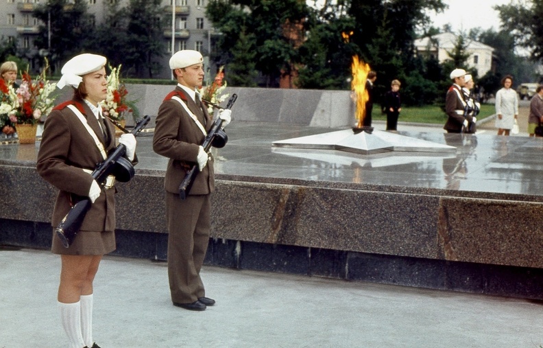 Иркутск. Пост №1. У Вечного огня. 1980-е годы