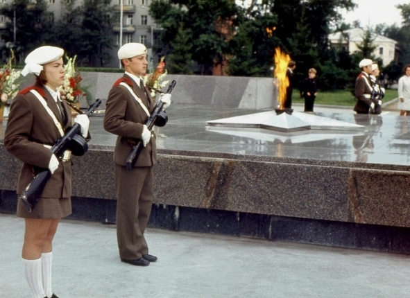 Иркутск. Пост №1. У Вечного огня. 1980-е годы